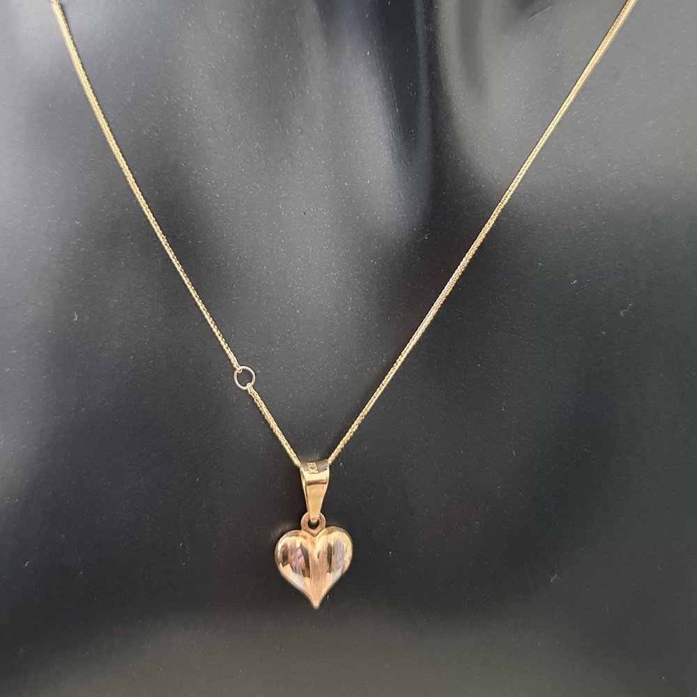 Necklace with cute heart pendant